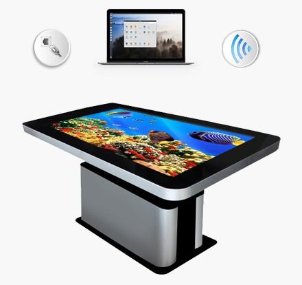 49-calowy stół konferencyjny z piekarnią - interaktywny stół z wyświetlaczem LCD
